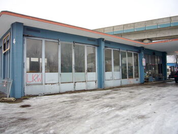 Tankstelle Billhorner Röhrendamm vor Farbentfernung und Restaurierung