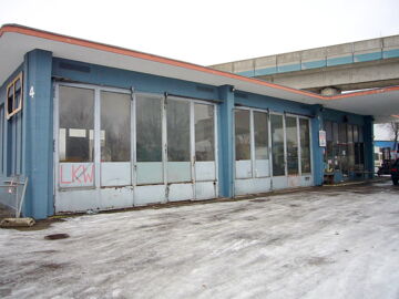 Tankstelle Billhorner Röhrendamm vor Farbentfernung und Restaurierung